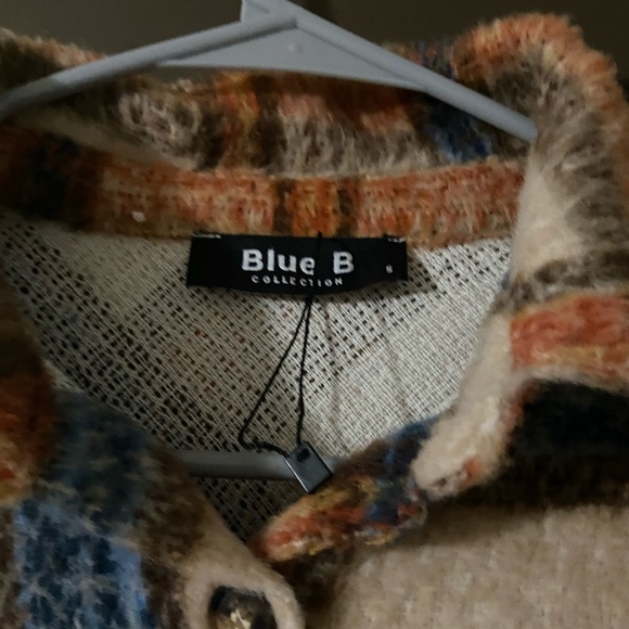 Shacket - Picture 2 of 2